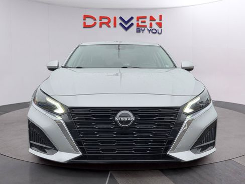 Used 2023 Nissan Altima 2.5 SV FWD image 8
