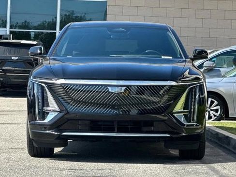 Certified 2024 Cadillac Lyriq Tech w/ Driver Assist Package RWD image 7