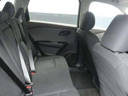 Used 2023 Nissan Rogue S AWD/4WD image 9