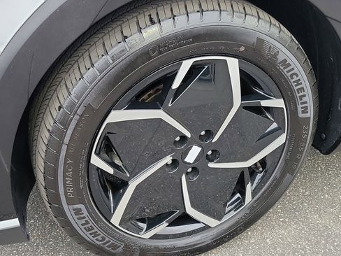 Certified 2024 Hyundai Ioniq 5 SEL RWD image 9
