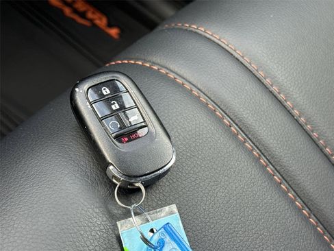 Used 2023 Honda Pilot TrailSport image 29