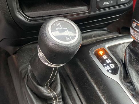 Used 2018 Jeep Wrangler Unlimited Sahara image 23