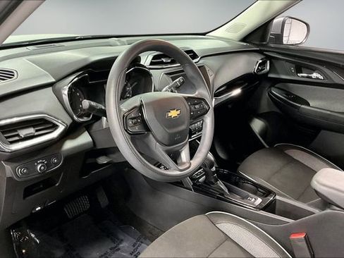 Used 2023 Chevrolet TrailBlazer LT AWD/4WD image 16