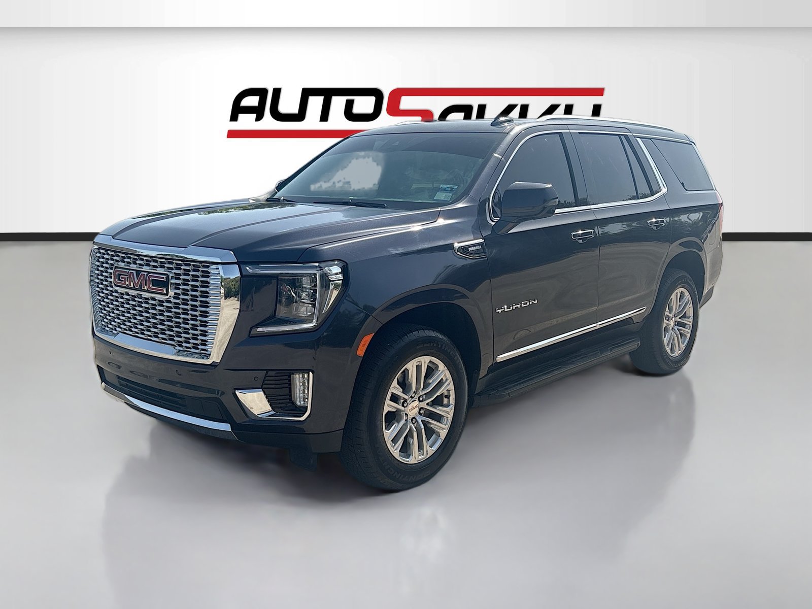 Used 2024 GMC Yukon SLT w/ SLT Luxury Package RWD image 3