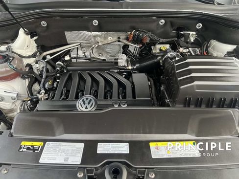 Used 2023 Volkswagen Atlas Cross Sport SEL R-Line AWD/4WD image 36