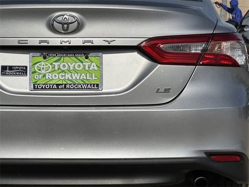 Used 2019 Toyota Camry LE image 5