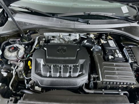 Used 2022 Volkswagen Tiguan SE image 31