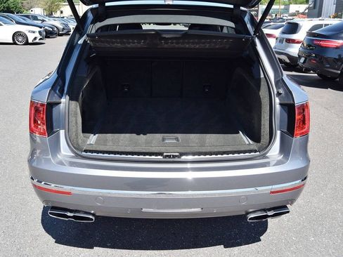 Used 2019 Bentley Bentayga image 10