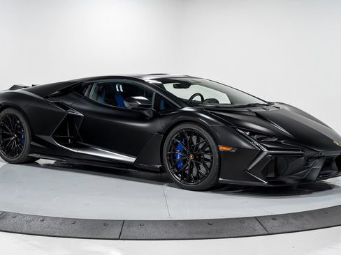 Used 2025 Lamborghini Revuelto AWD/4WD image 36