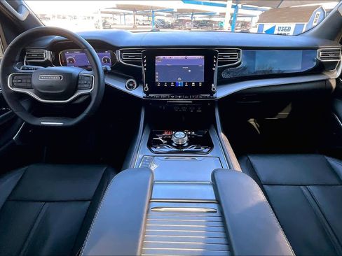 Used 2023 Jeep Wagoneer Series II image 16