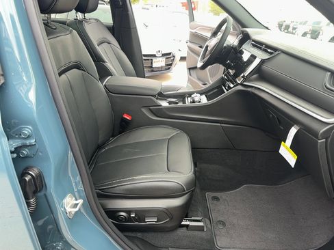 New 2026 Jeep Grand Cherokee L Limited AWD/4WD image 38