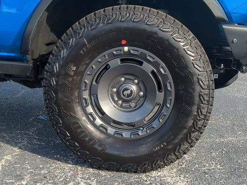 New 2025 Ford Bronco Badlands w/ Sasquatch Package AWD/4WD image 11