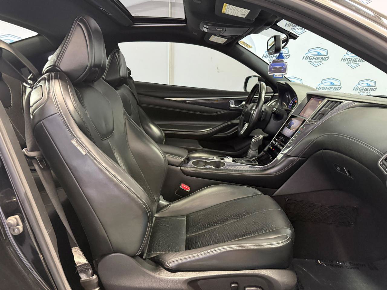 Used 2017 INFINITI Q60 Red Sport 400 AWD/4WD image 21