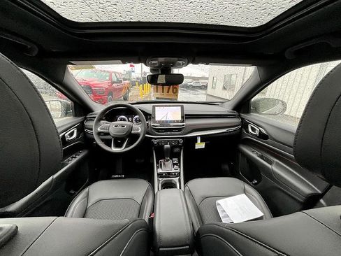 New 2026 Jeep Compass Trailhawk w/ Sun, Sound & Navigation Group image 32