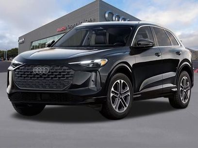 Used 2025 Audi Q5 Premium w/ Convenience Package