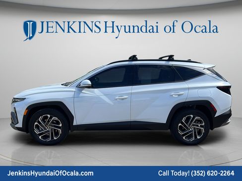 Certified 2025 Hyundai Tucson Limited AWD/4WD image 6