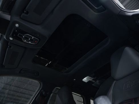 Used 2022 Audi RS 6 4.0T quattro Avant w/ Carbon Optic Package image 20