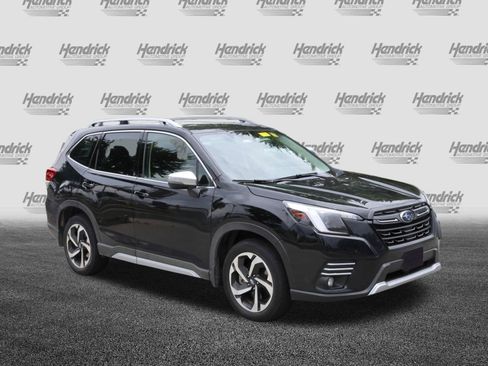 Used 2022 Subaru Forester Touring AWD/4WD image 2