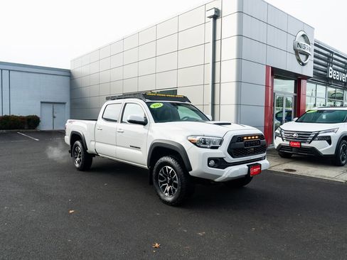 Used 2021 Toyota Tacoma TRD Sport image 28