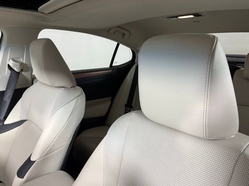 New 2025 Lexus ES 350 w/ Premium Package image 15