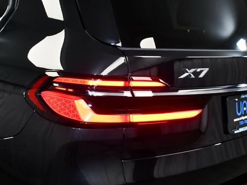 Used 2023 BMW X7 xDrive40i w/ M Sport Package image 94
