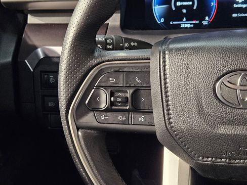 Used 2025 Toyota 4Runner TRD Off-Road image 27