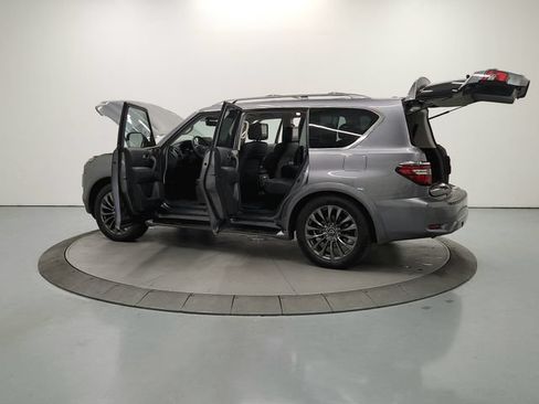 Used 2022 Nissan Armada Platinum w/ Captain's Chairs Package RWD image 14