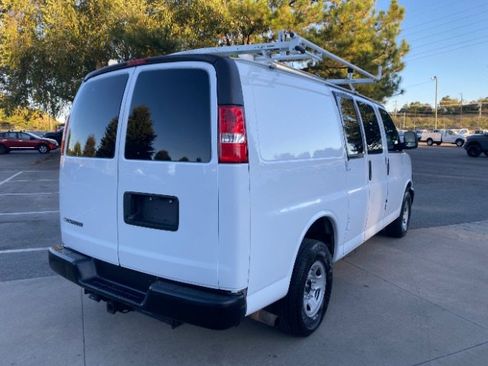 Used 2018 Chevrolet Express 2500 Work Van w/ Driver Convenience Package image 7