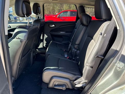 Used 2015 Dodge Journey Crossroad w/ Flexible Seating Group image 12