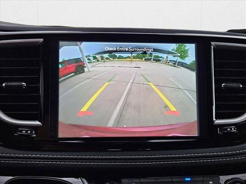 New 2025 Chrysler Pacifica Select image 13