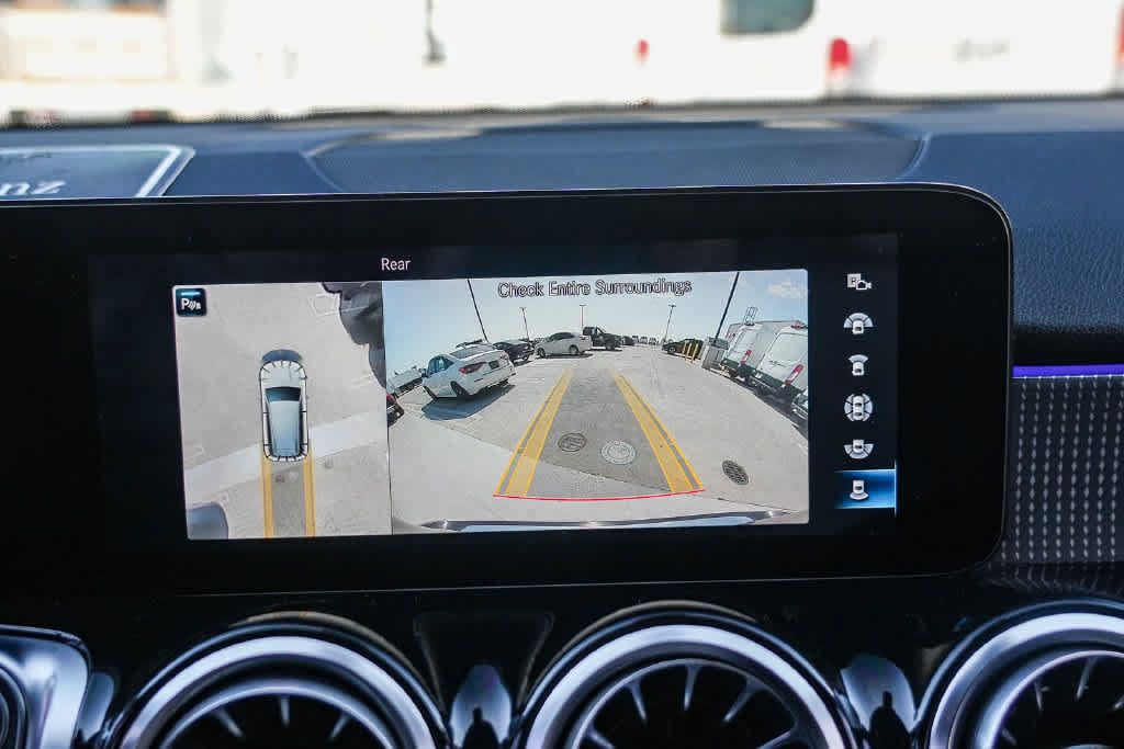 Used 2022 Mercedes-Benz GLB 250 image 21
