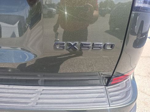 Used 2024 Lexus GX 550 AWD/4WD image 6