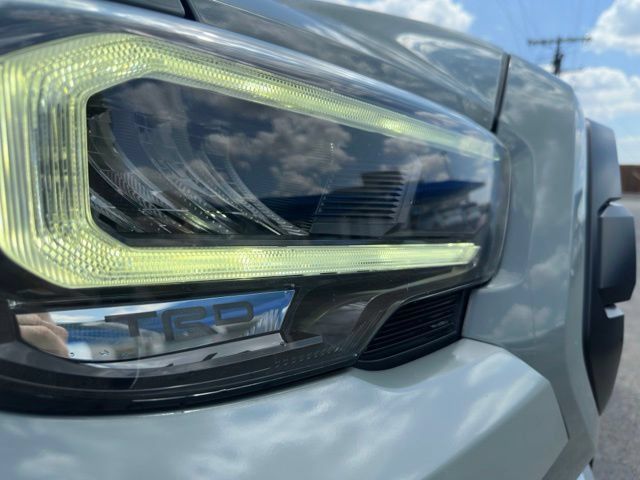 Used 2021 Toyota Tacoma TRD Pro AWD/4WD image 9