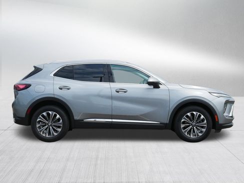 Used 2025 Buick Envision Preferred AWD/4WD image 8