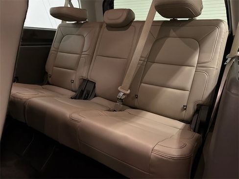 Used 2022 Lincoln Navigator L Reserve image 20