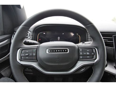 Used 2024 Jeep Wagoneer Series II image 17