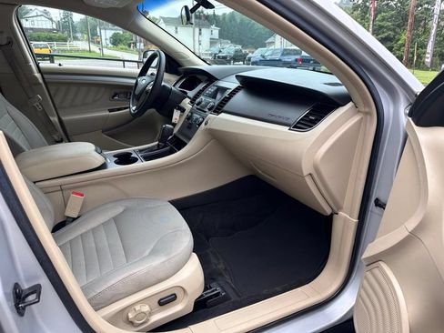 Used 2016 Ford Taurus SE FWD image 31