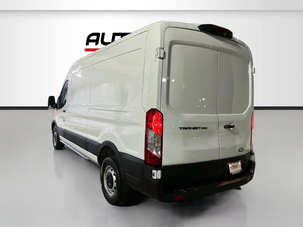 Used 2026 Ford Transit 250 148 Medium Roof RWD image 5