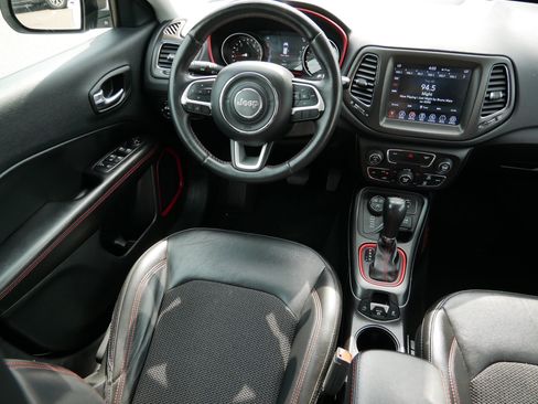 Used 2019 Jeep Compass Trailhawk w/ Cold Weather Group AWD/4WD image 9