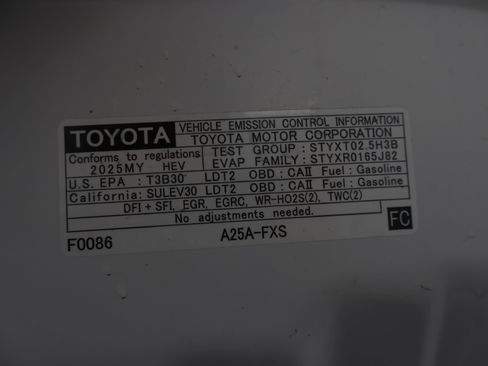 Used 2025 Toyota RAV4 LE AWD/4WD image 19