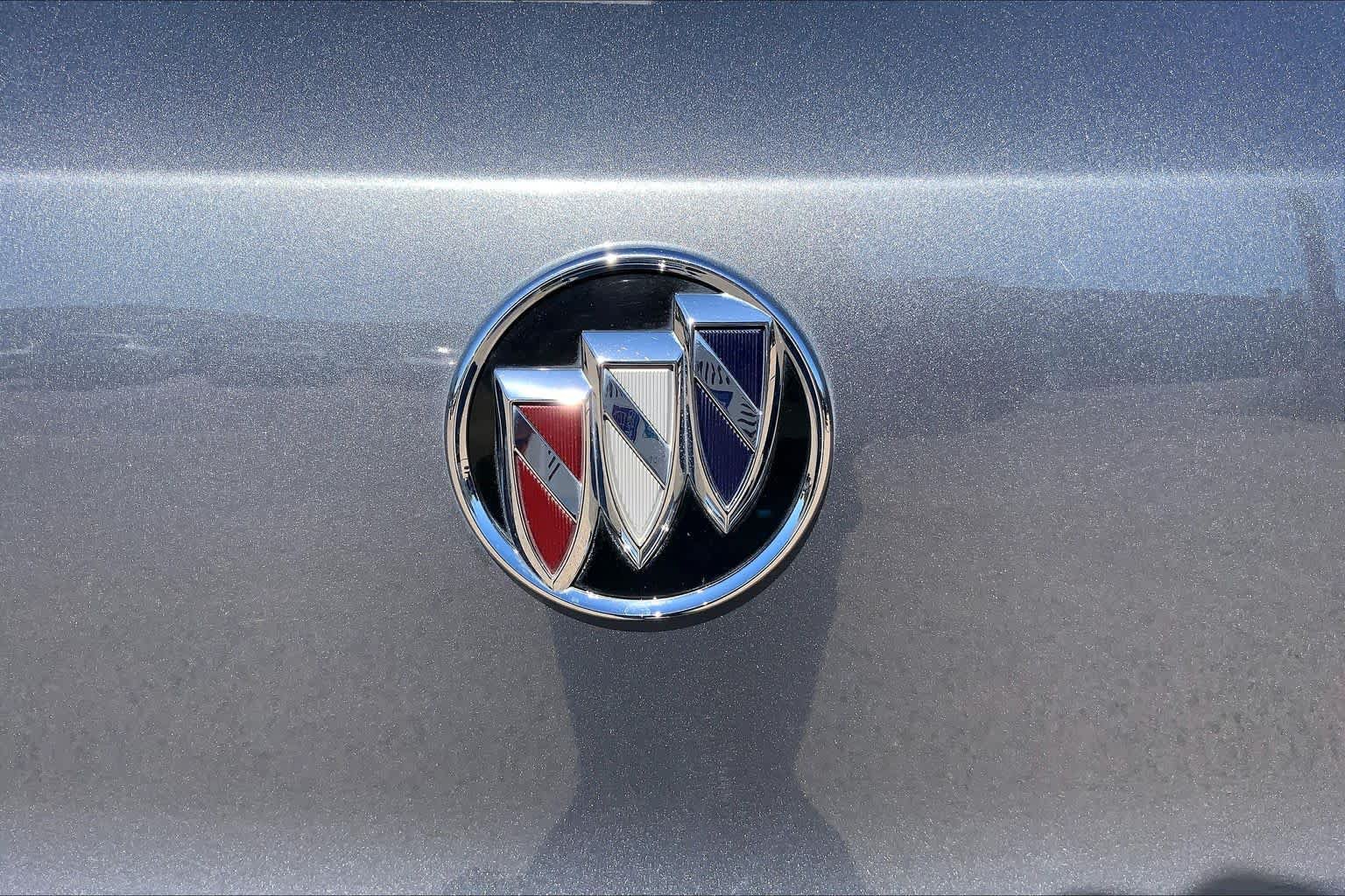 Used 2022 Buick Encore GX Select w/ Sport Touring Package FWD image 30
