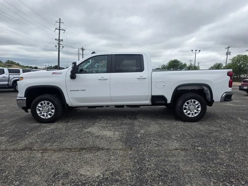 Used 2024 Chevrolet Silverado 2500 LT w/ Safety Package AWD/4WD image 4