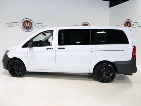 Used 2023 Mercedes-Benz Metris Passenger image 30