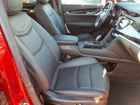 Used 2024 Cadillac XT6 Premium Luxury w/ Technology Package AWD/4WD image 24