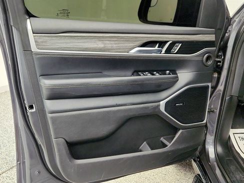 Used 2022 Jeep Wagoneer Series II image 10