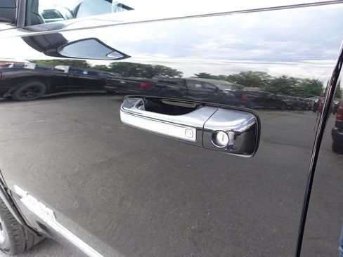 Used 2019 RAM 1500 Limited AWD/4WD image 11