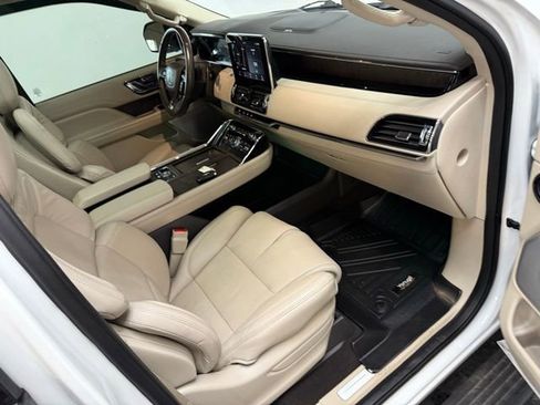 Used 2021 Lincoln Navigator Reserve w/ Luxury Package image 37