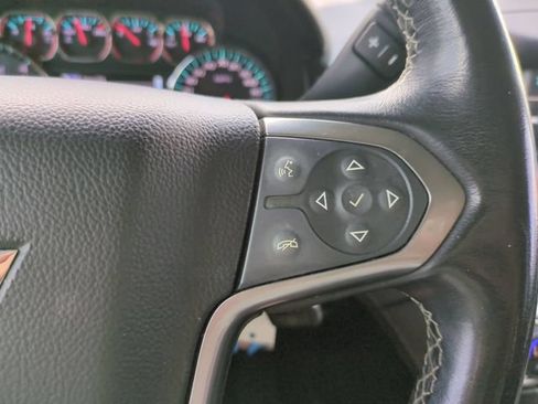 Used 2019 Chevrolet Suburban LT RWD image 31
