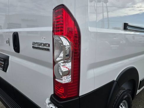 Used 2025 RAM ProMaster 2500 FWD image 27