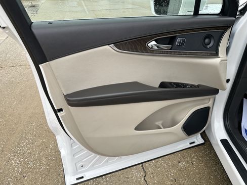 Used 2019 Lincoln Nautilus Reserve AWD/4WD image 18